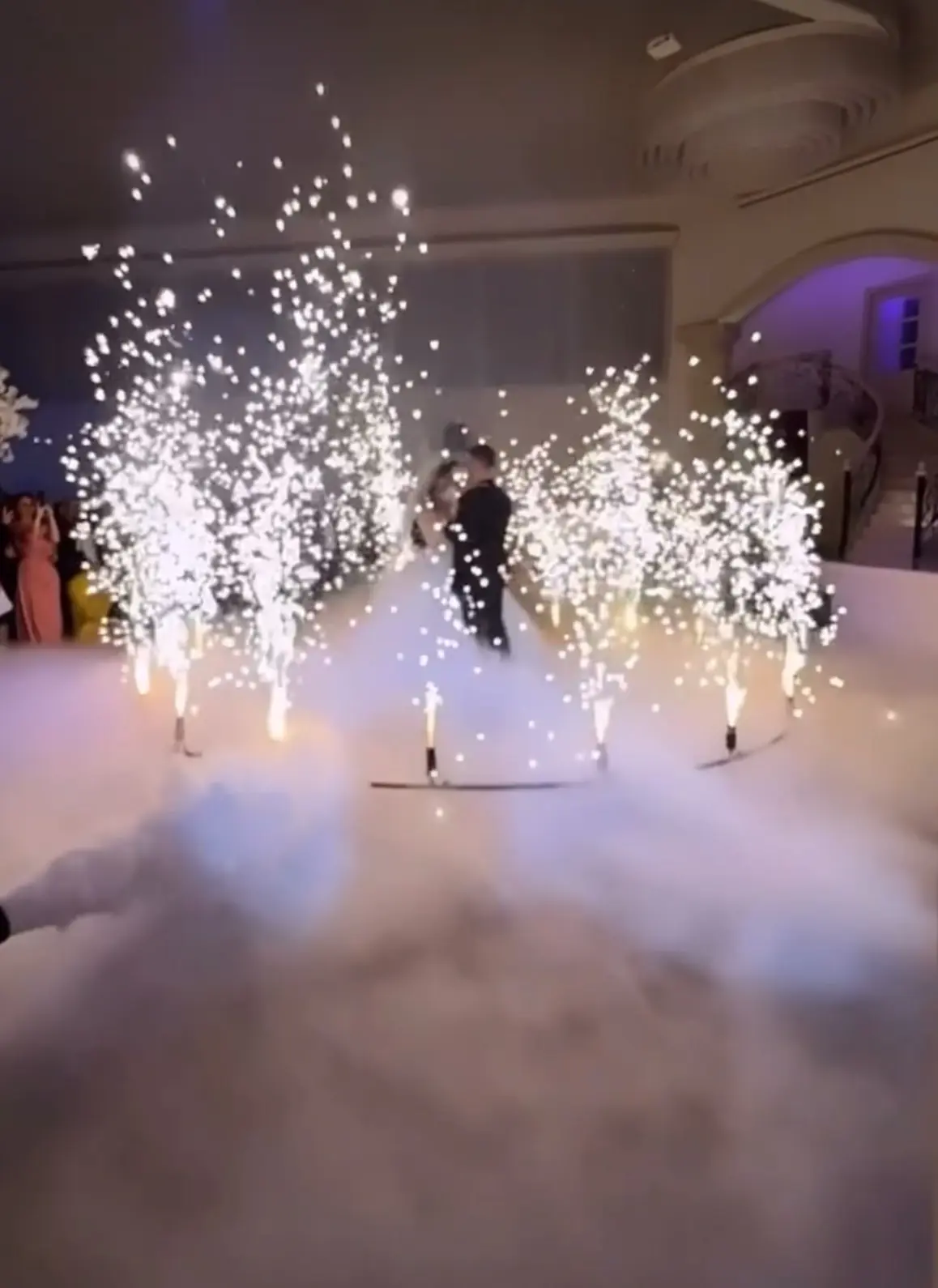 Jets d&#39;étincelles - mariages - mariés 